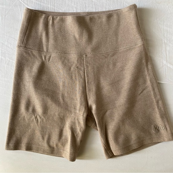 Kith Pants - KITH Women SS21 Jen Biker Shorts Coffee Heather - Size Small